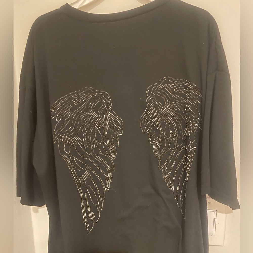 Angel wing black t shirt oversized